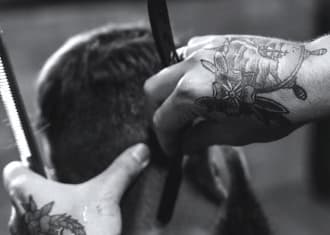 Изображение процеса стрижки волос